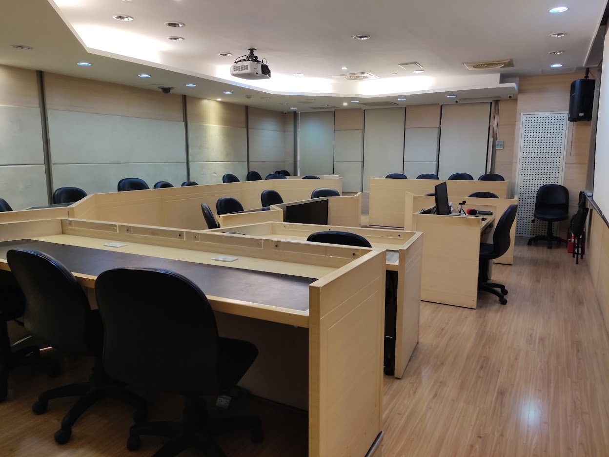 T2-405-3 Amphitheater Classroom